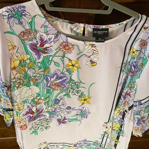 Women used once Blouse with flower